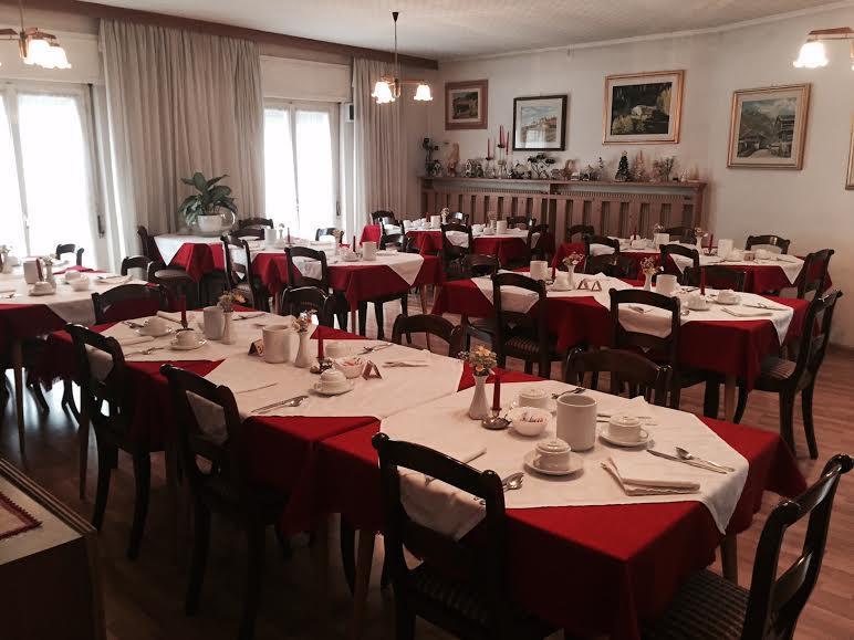 Garni Hirsch Otel Canazei Dış mekan fotoğraf